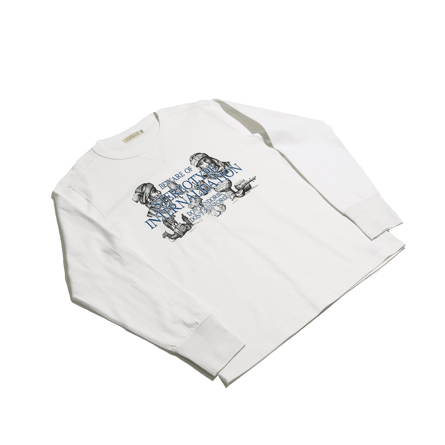 WHITE LONG-SLEEVE GRAPHIC T-SHIRT